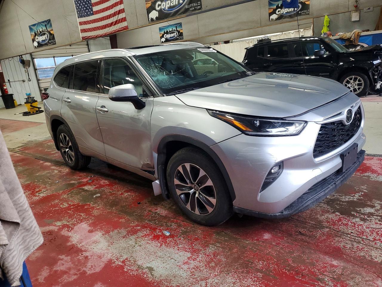 2021 Toyota Highlander Xle - Image 4