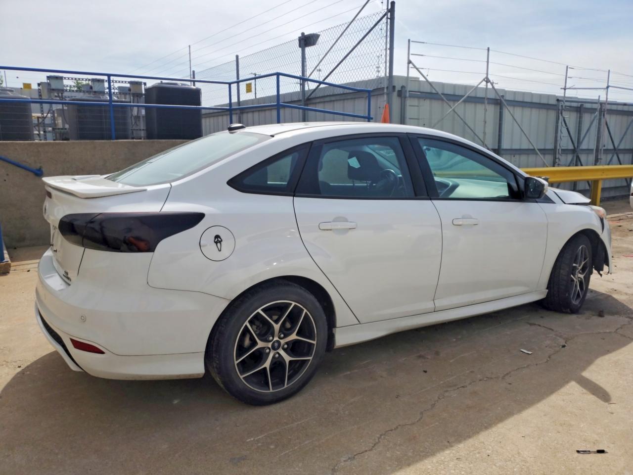 2016 Ford Focus Se - Фото 3