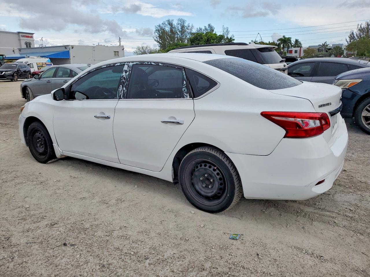 2018 Nissan Sentra S - Фото 2