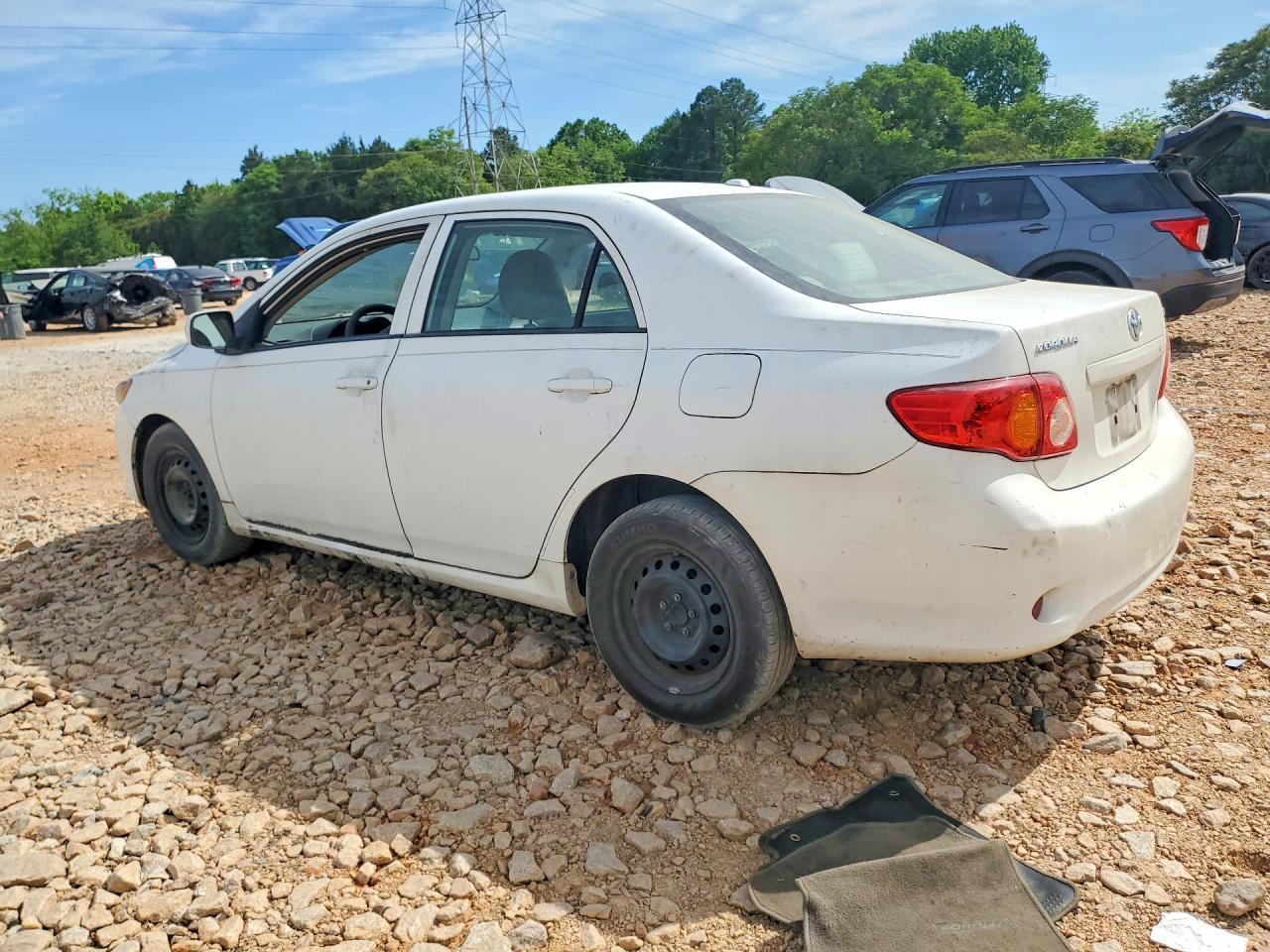 2010 Toyota Corolla Le - Image 2