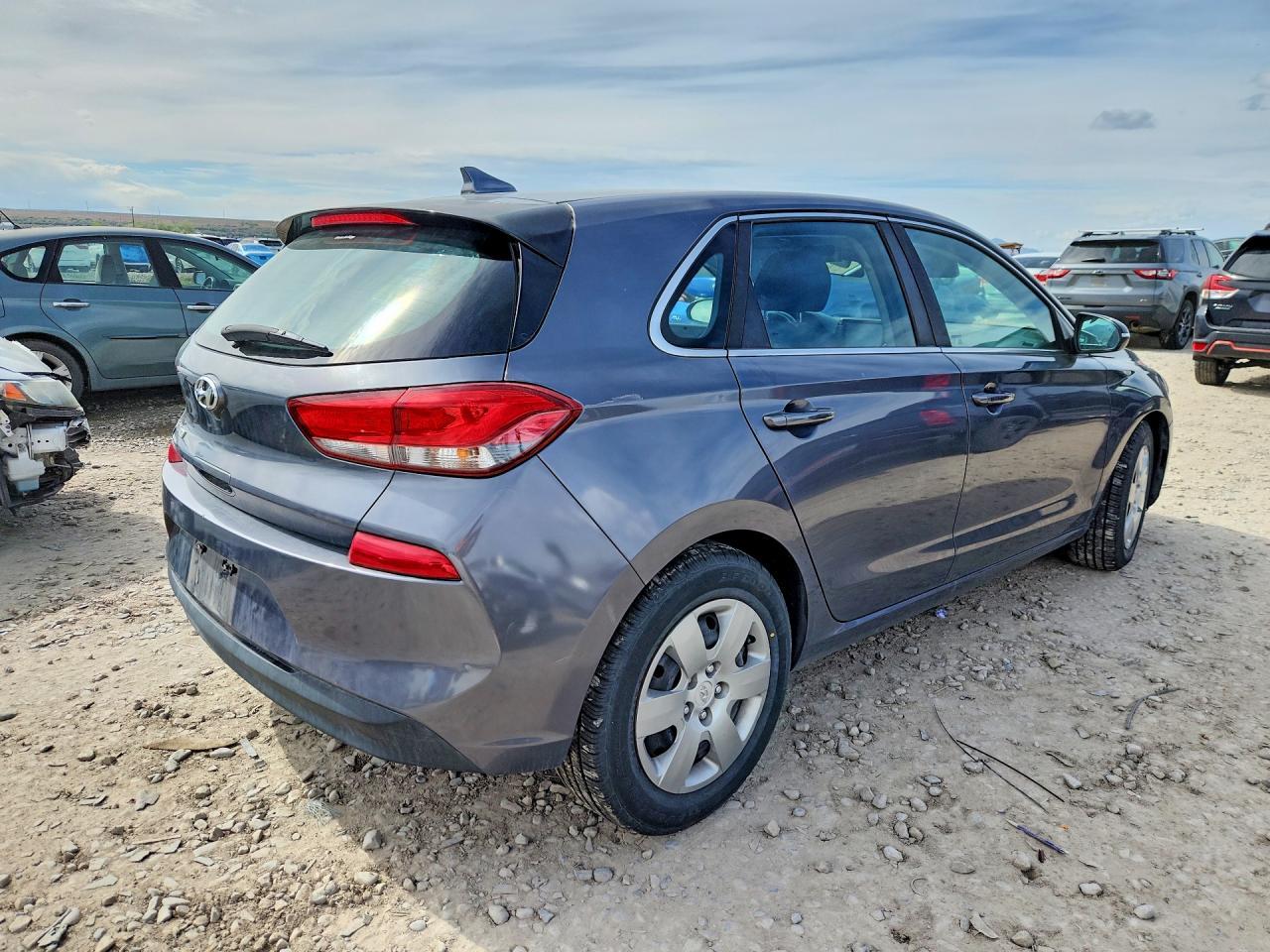 2018 Hyundai Elantra Gt Base - Фото 3