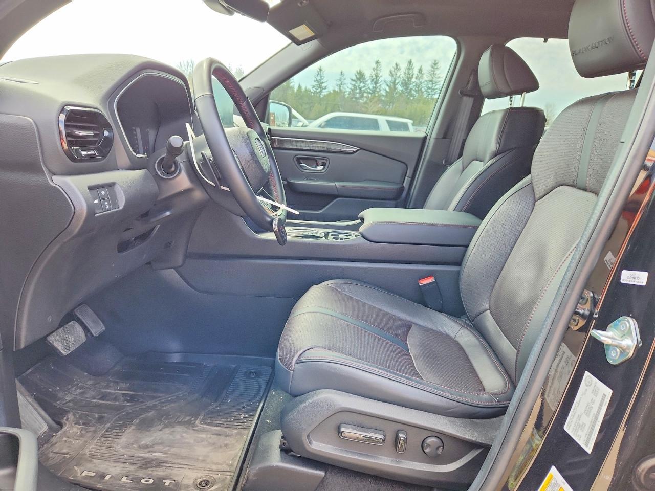 2025 Honda Pilot Black - Image 7