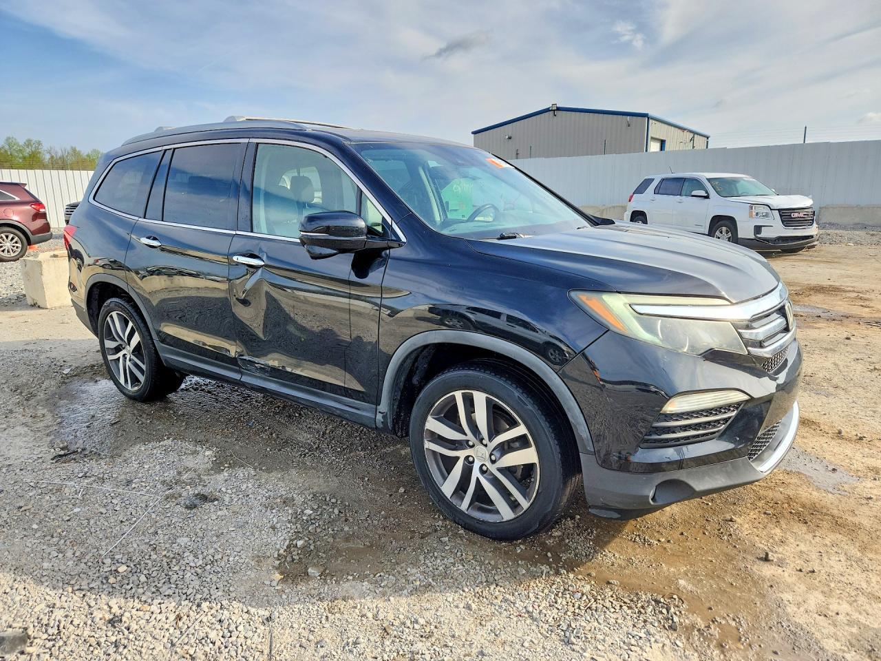 2017 Honda Pilot Touring - Image 4