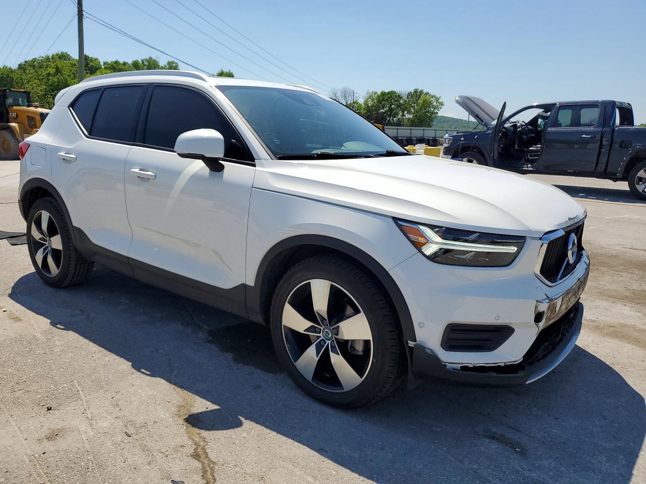 2019 Volvo Xc40 T5 Momentum - Image 4