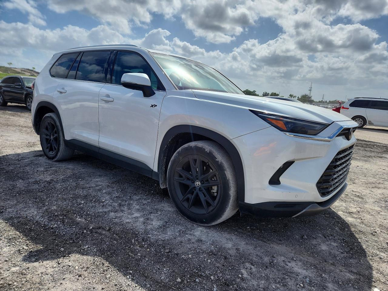 2024 Toyota Grand Highlander Limited - Фото 4
