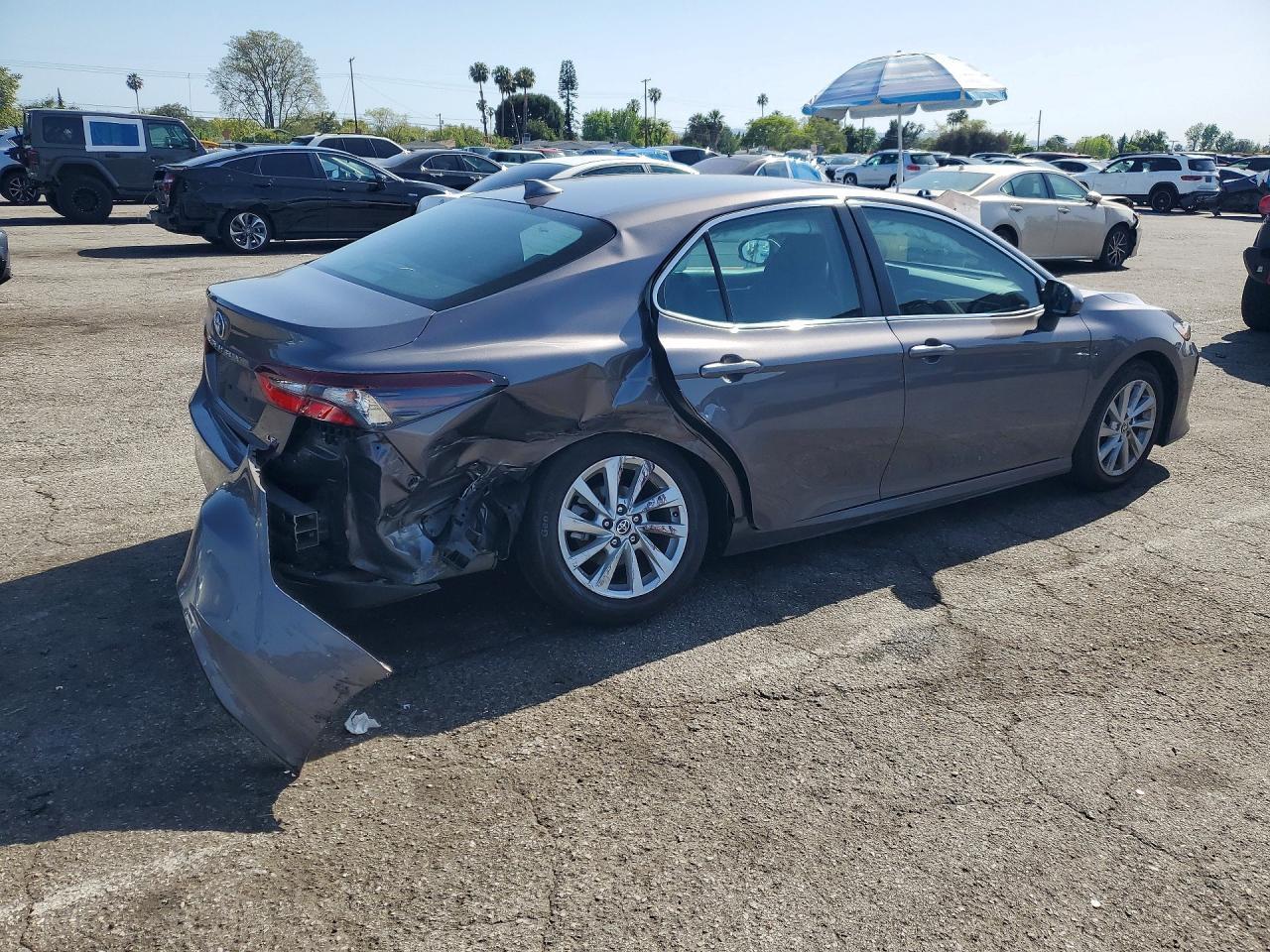 2023 Toyota Camry Le - Фото 3