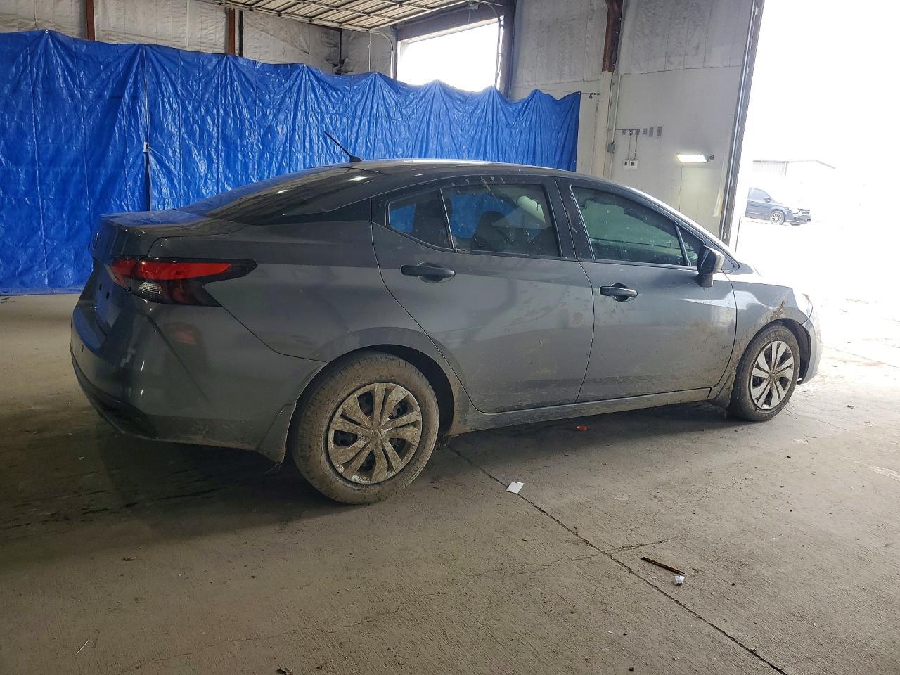 2021 Nissan Versa S - Фото 3