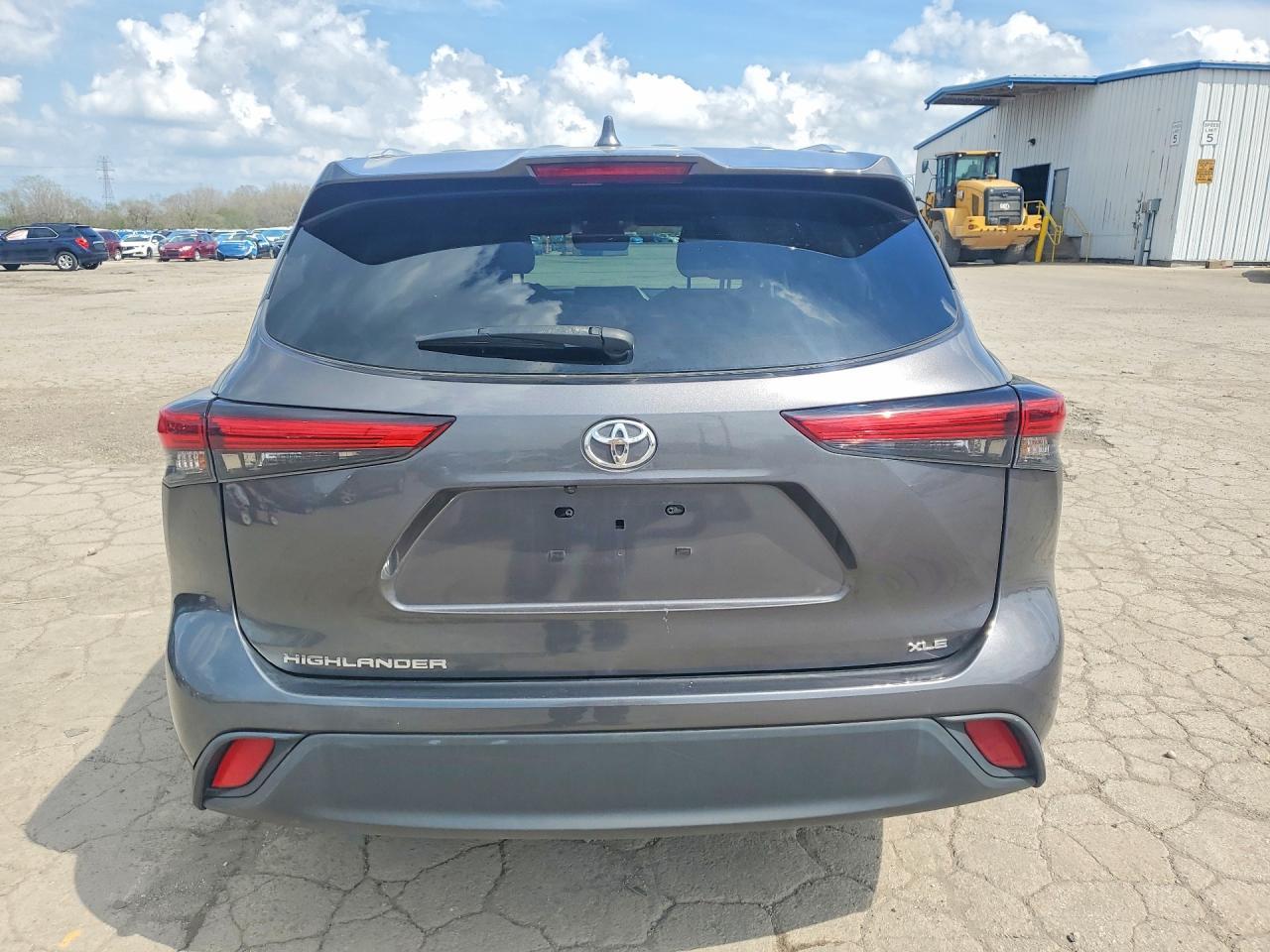 2022 Toyota Highlander Xle - Image 6