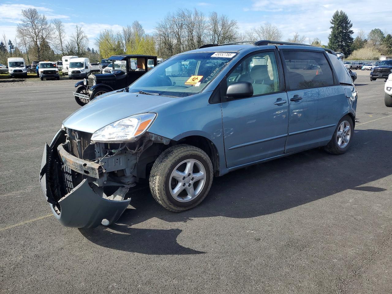 2004 Toyota Sienna Le 7 Passenger