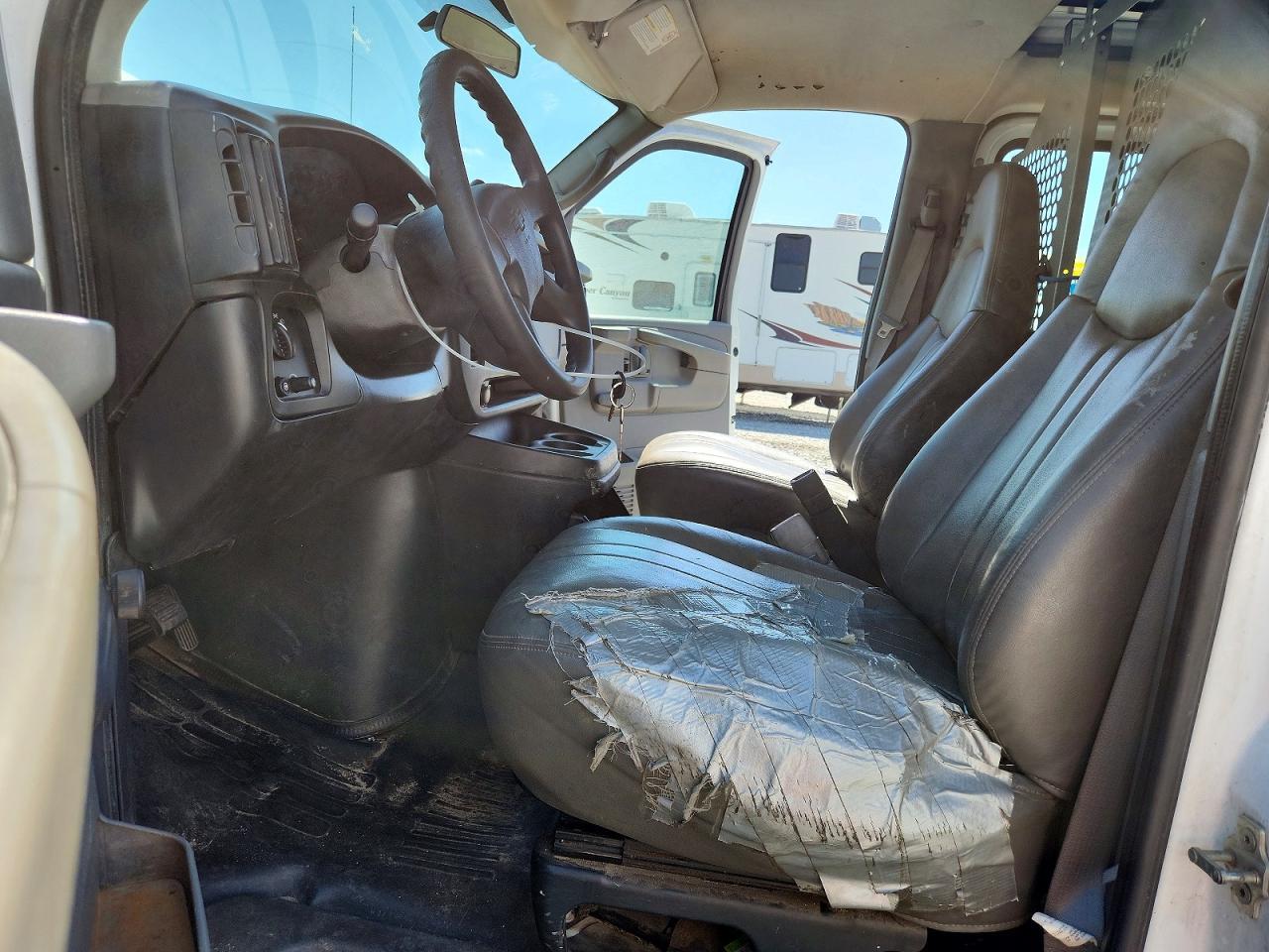 2005 Chevrolet Express 1500 Utility / Service Van - Image 7