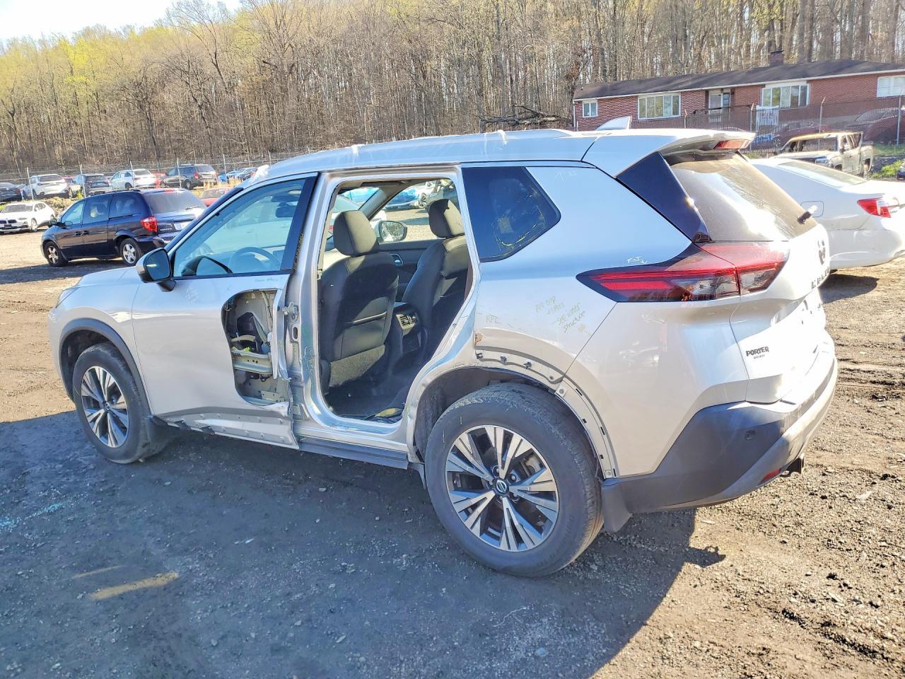2021 Nissan Rogue Sv - Image 2