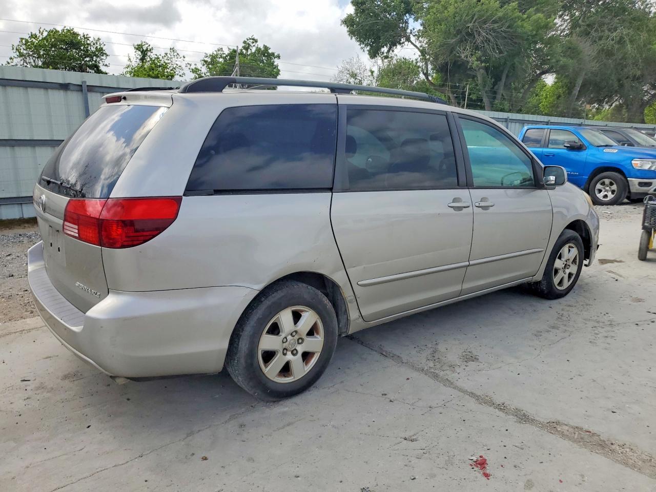 2005 Toyota Sienna Xle - Image 3