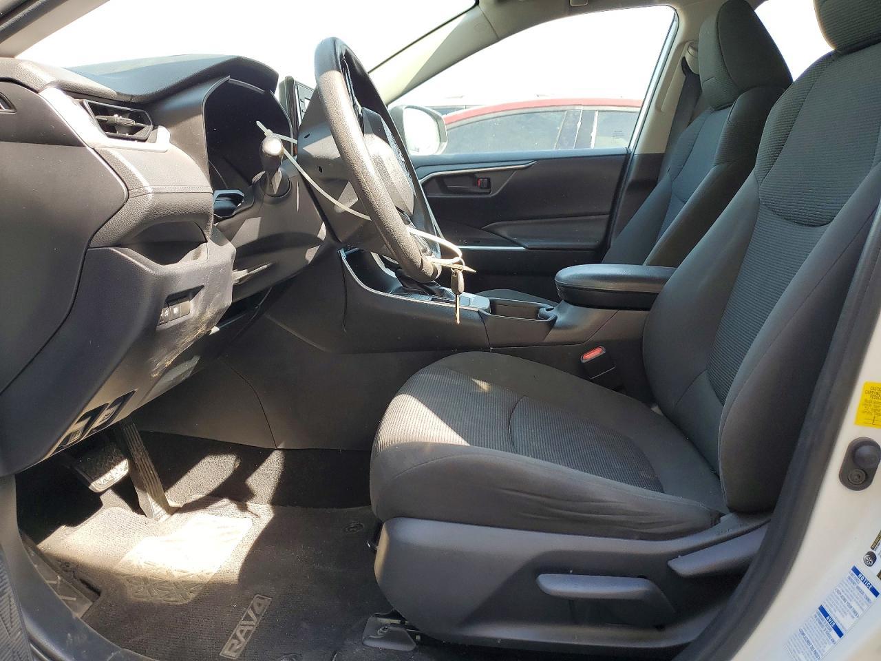 2019 Toyota Rav4 Le - Image 7