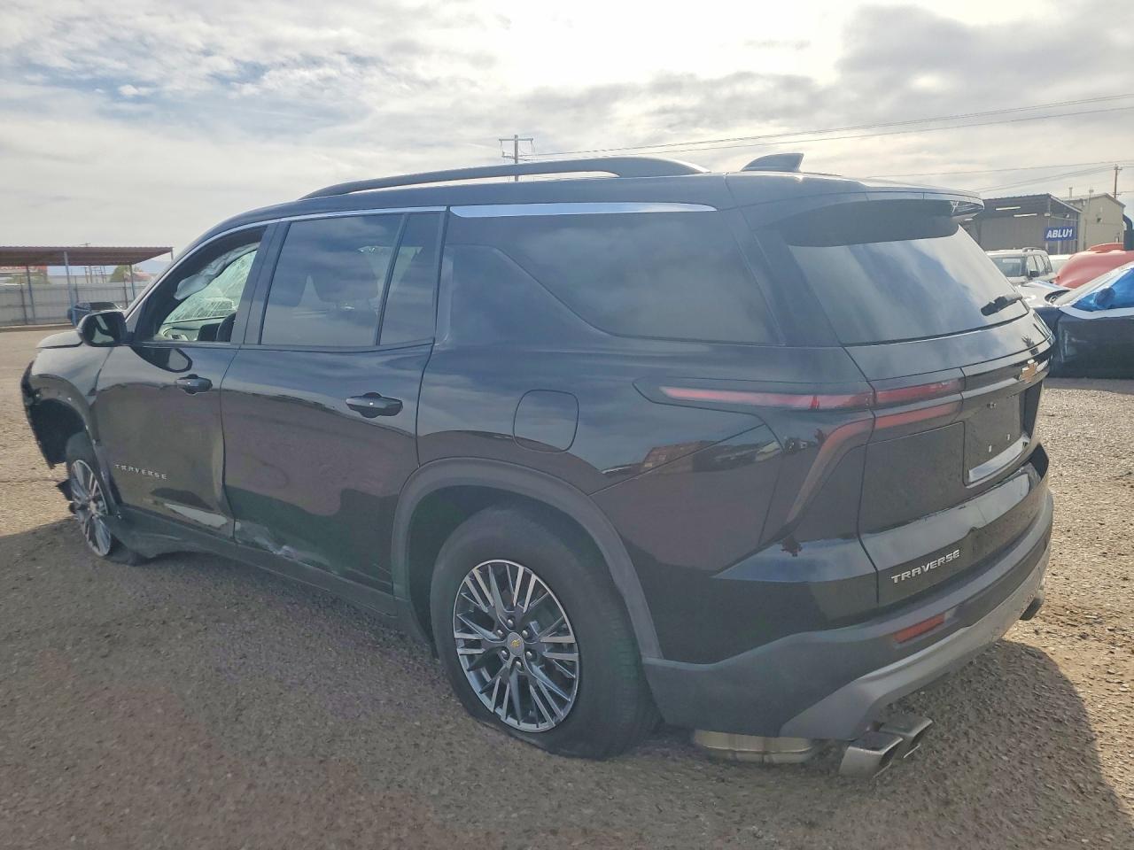 2025 Chevrolet Traverse Lt - Фото 2