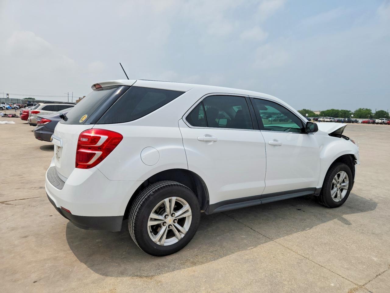2017 Chevrolet Equinox Ls - Фото 3