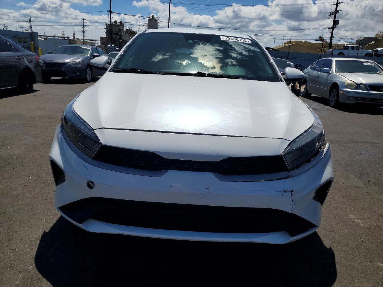 2022 Kia Forte Lxs - Фото 5