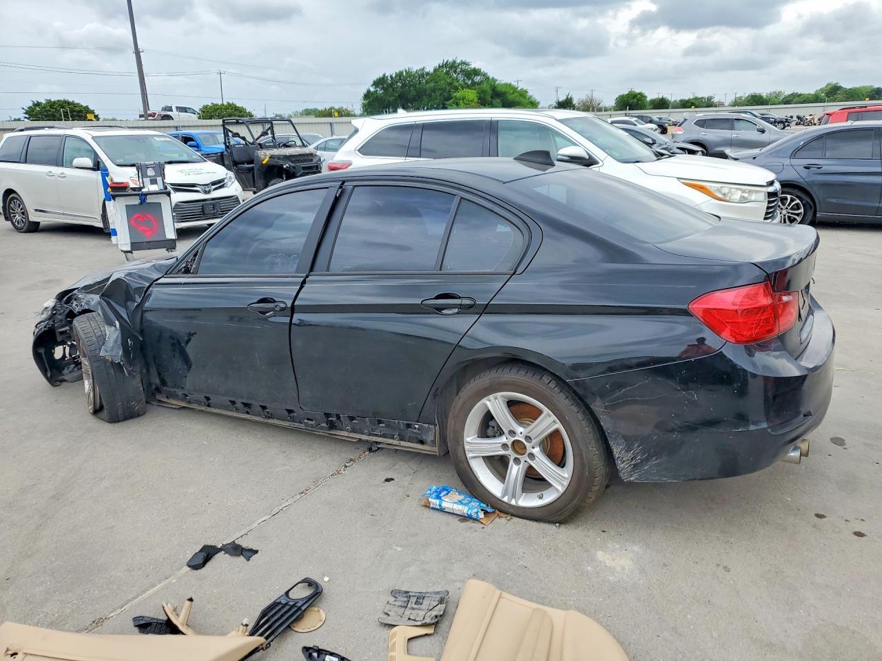 2014 BMW 328 I - Фото 2