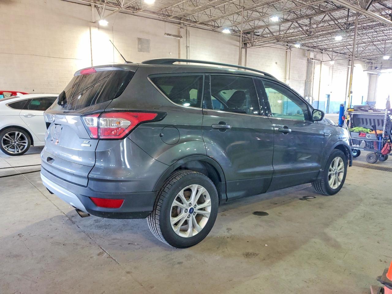 2018 Ford Escape Se - Фото 3