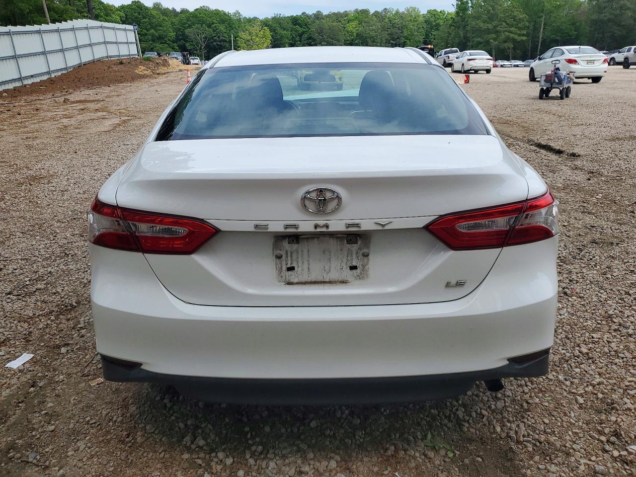 2018 Toyota Camry Le - Фото 6