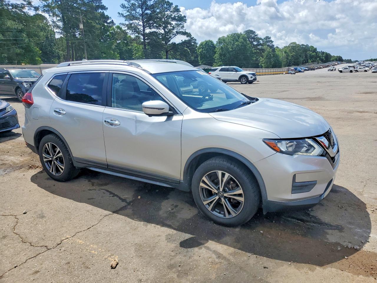 2019 Nissan Rogue Sv - Image 4