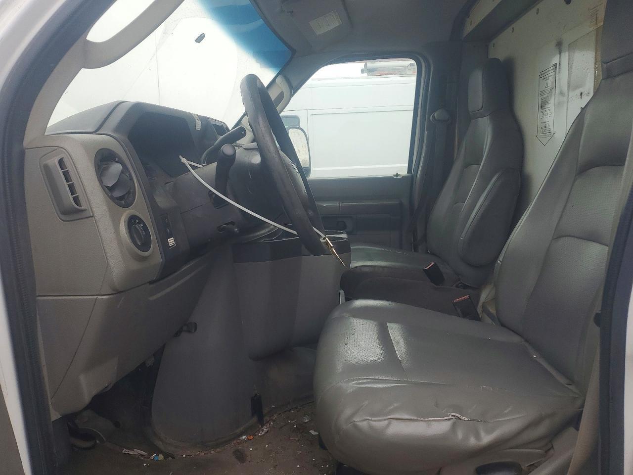 2017 Ford E350 Box Truck - Image 7
