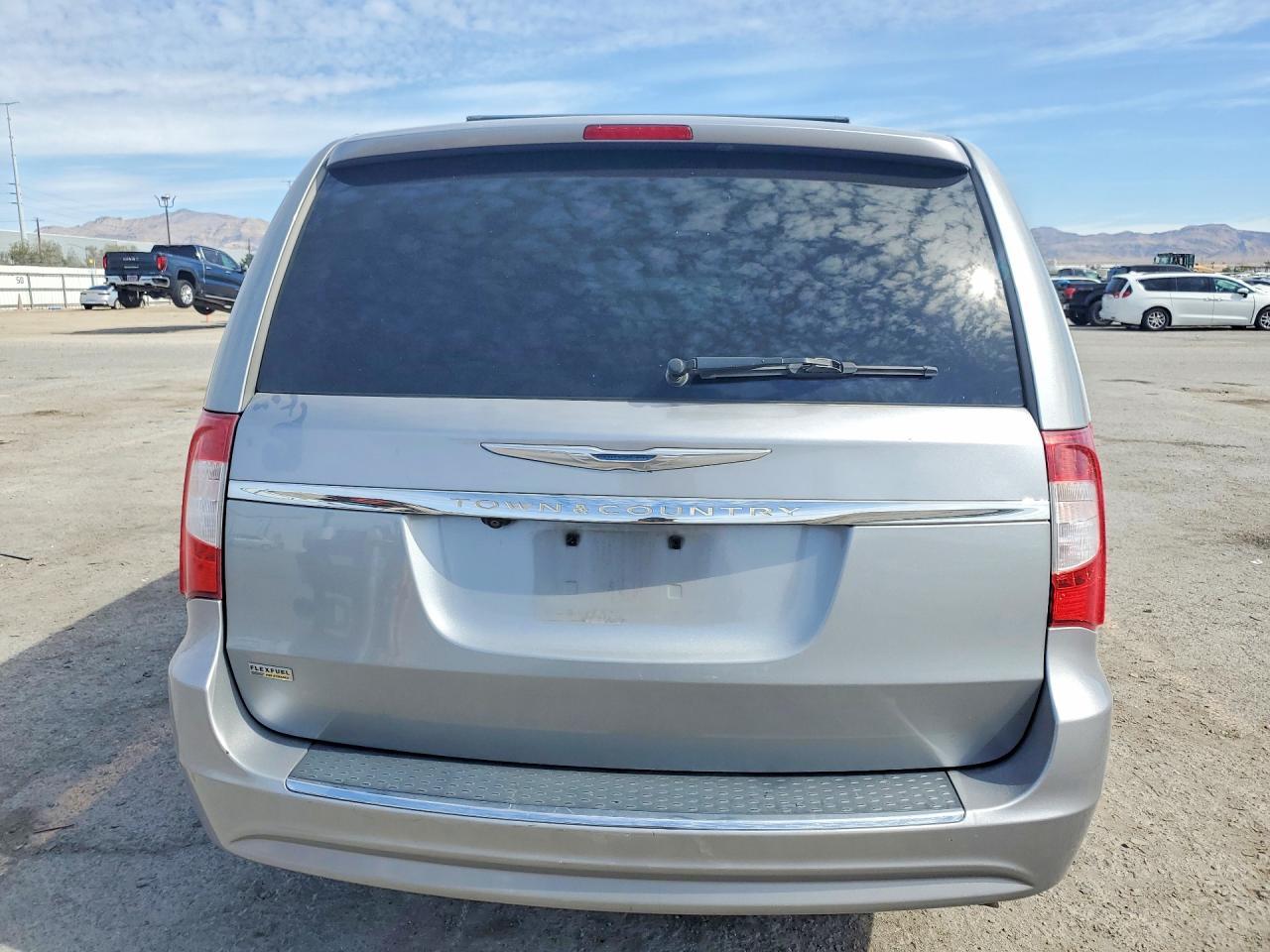 2014 Chrysler Town & Country Touring - Фото 6