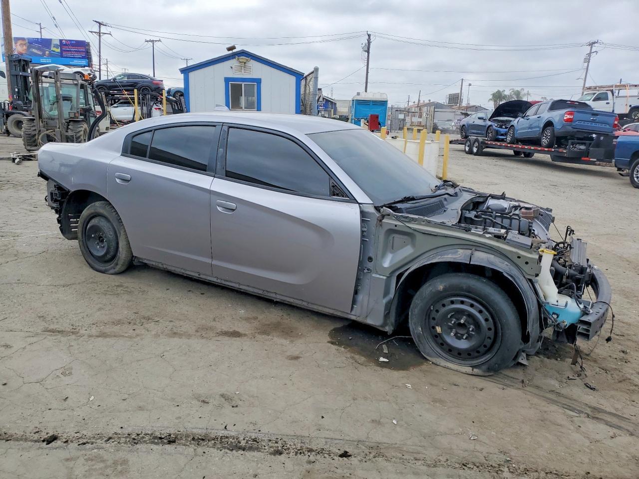 2018 Dodge Charger R - Image 4