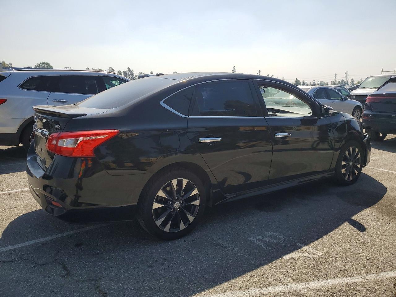 2018 Nissan Sentra Sr - Фото 3