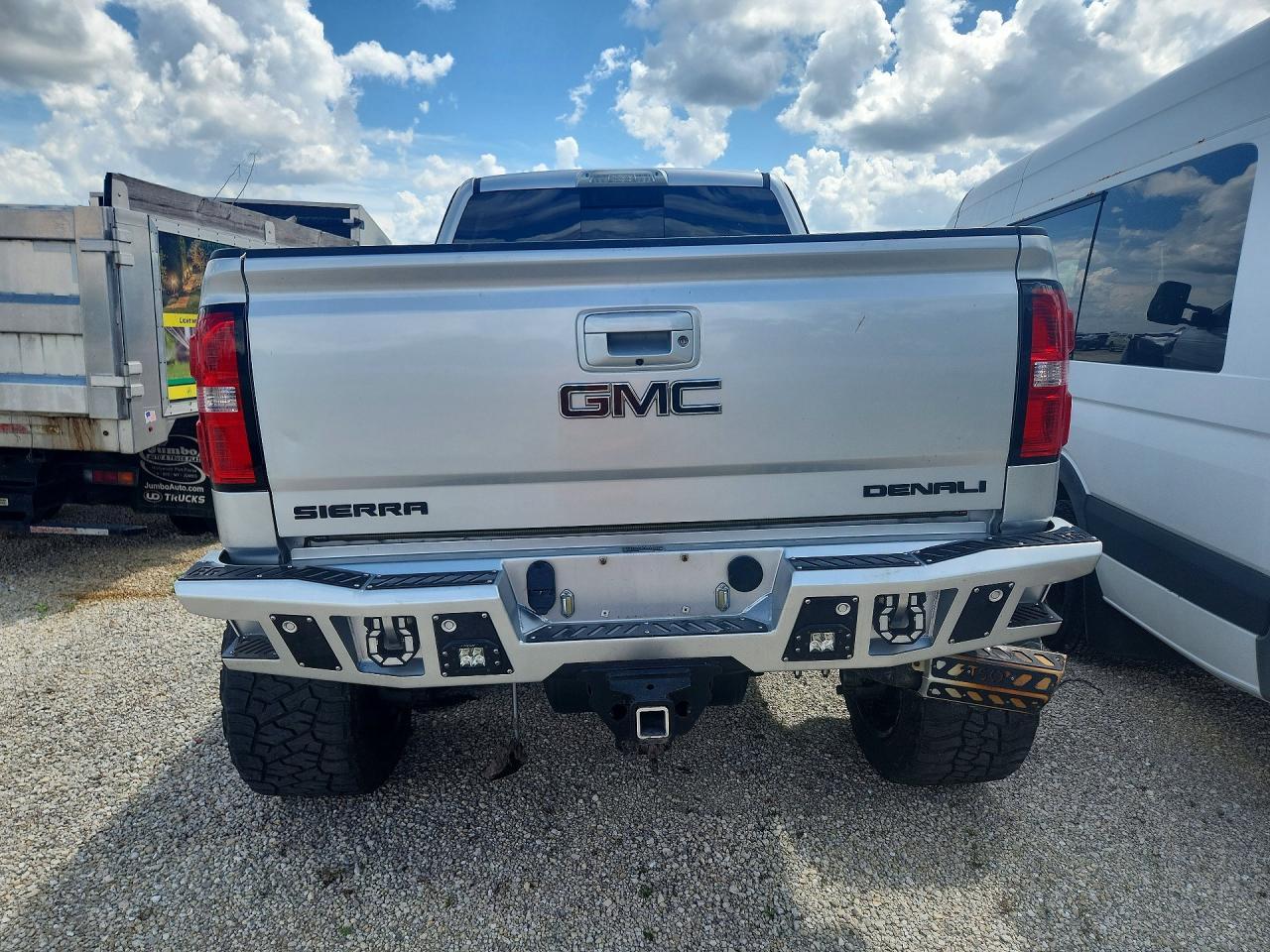 2018 GMC Sierra K2500 Denali - Image 6