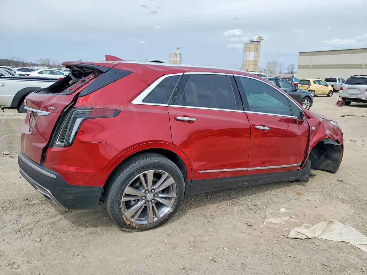 2025 Cadillac Xt5 Premium Luxury - Image 3