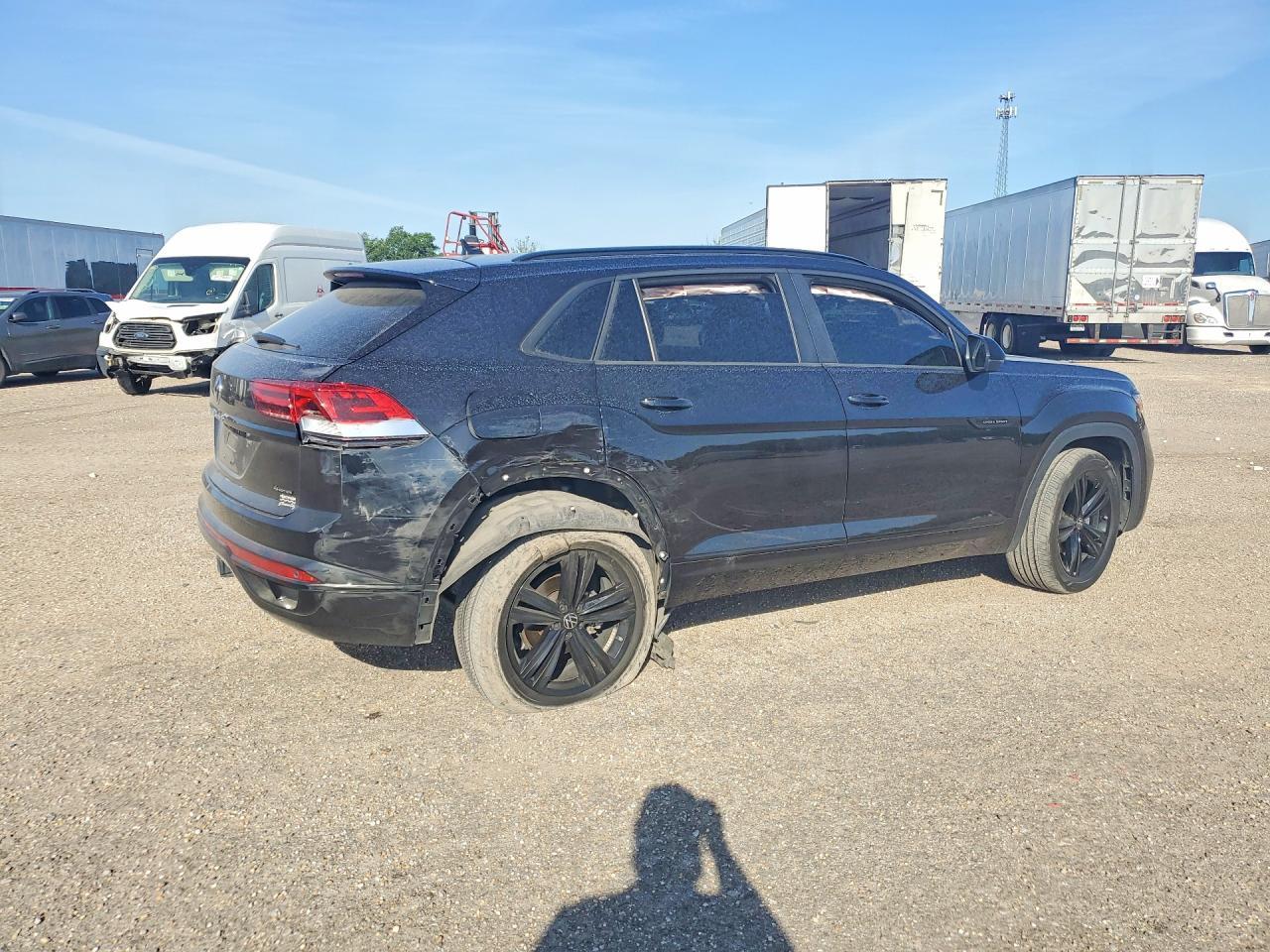 2023 Volkswagen Atlas Cross Sport Sel R-Line - Фото 3