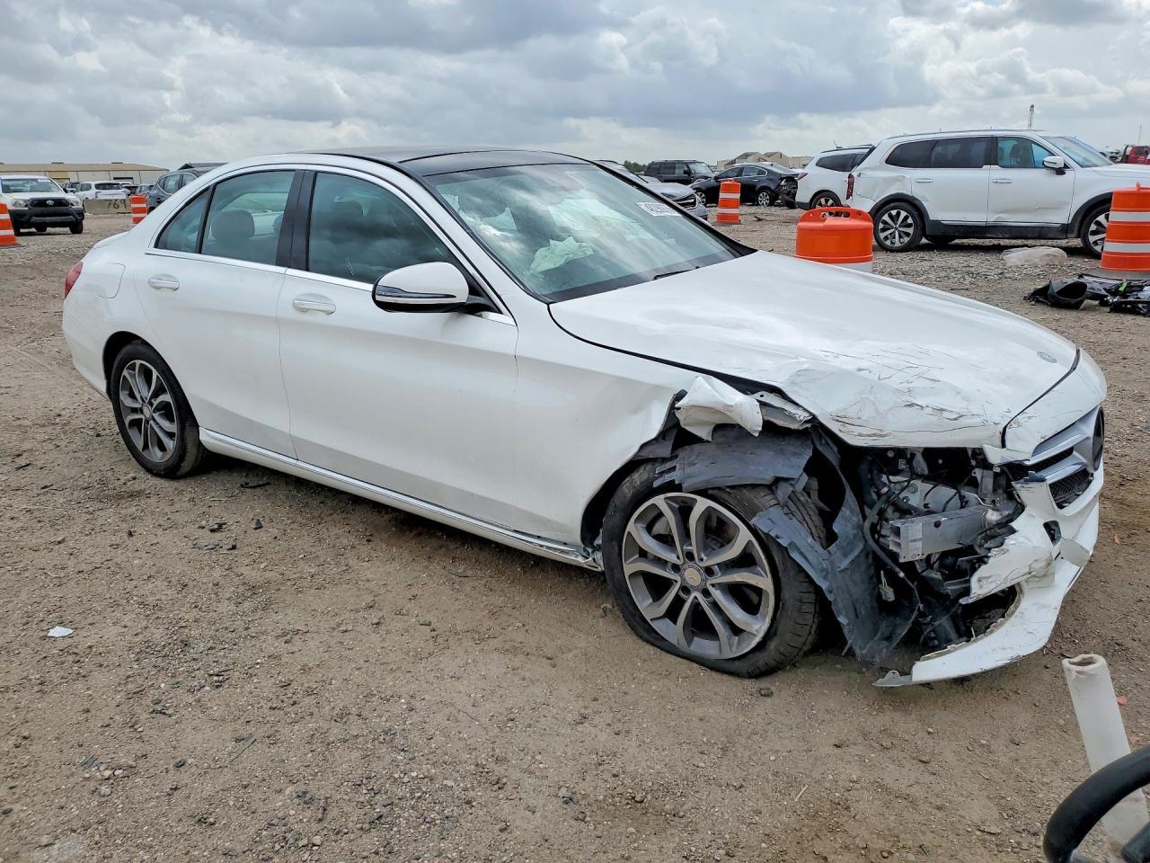 2017 Mercedes-Benz C 300 4Matic - Image 4