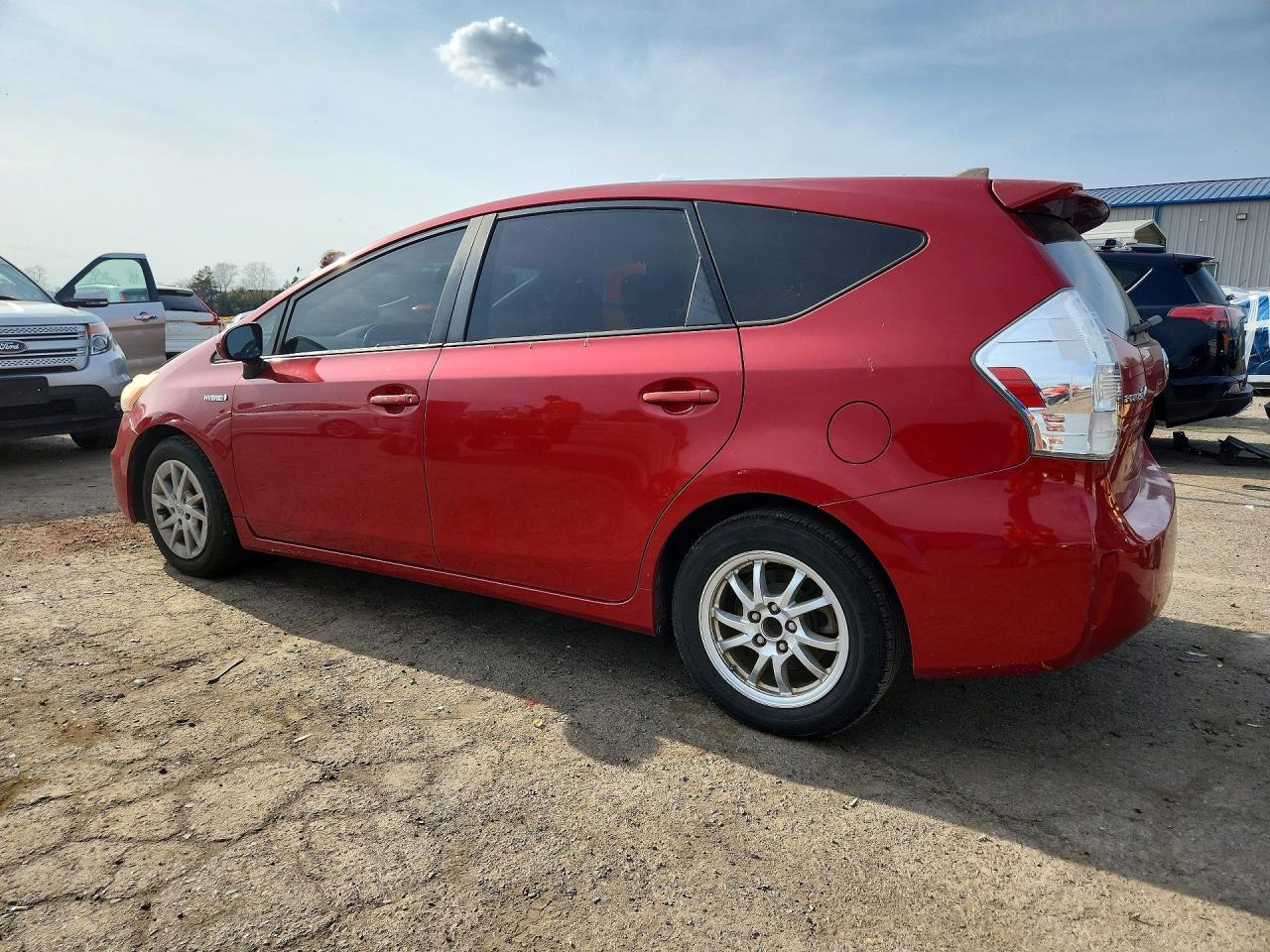 2013 Toyota Prius V Two - Фото 2