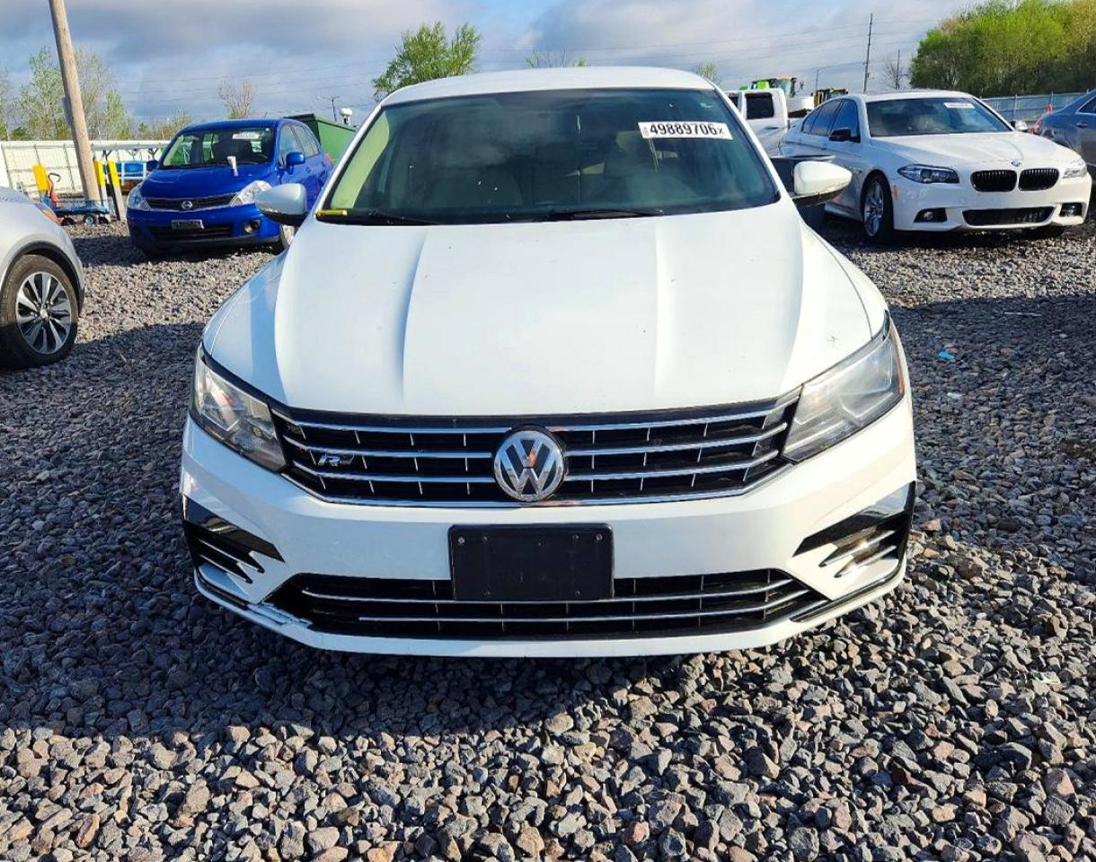 2017 Volkswagen Passat R-Line - Фото 5