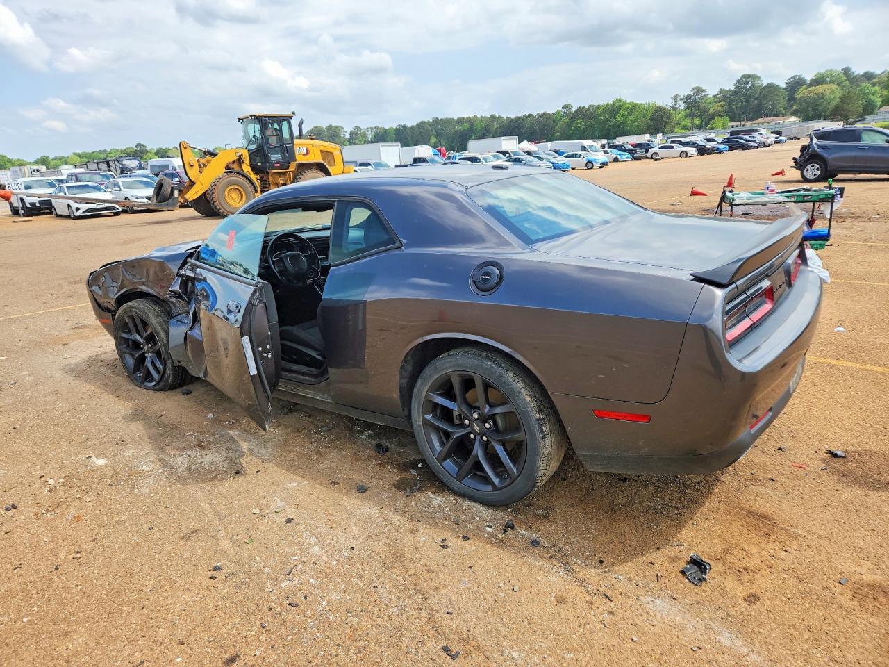 2022 Dodge Challenger Sxt - Image 2