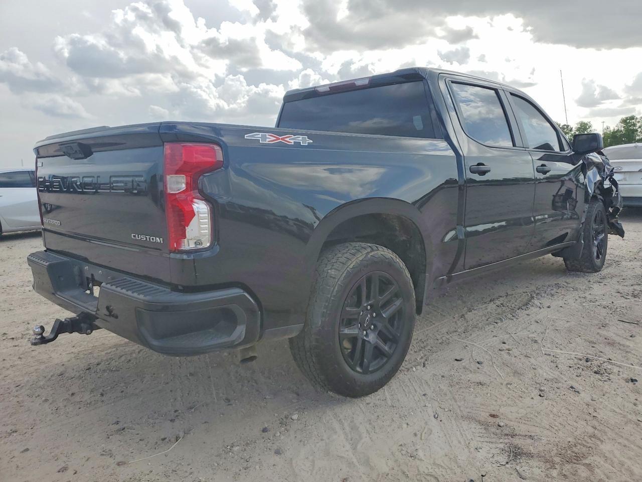 2023 Chevrolet Silverado K1500 Custom - Image 3