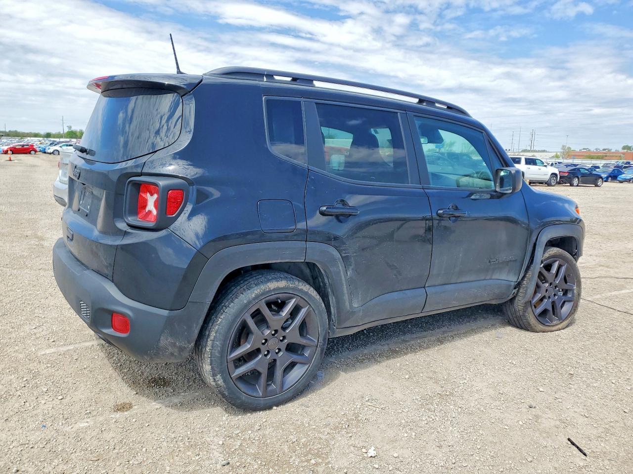 2021 Jeep Renegade Latitude - Фото 3