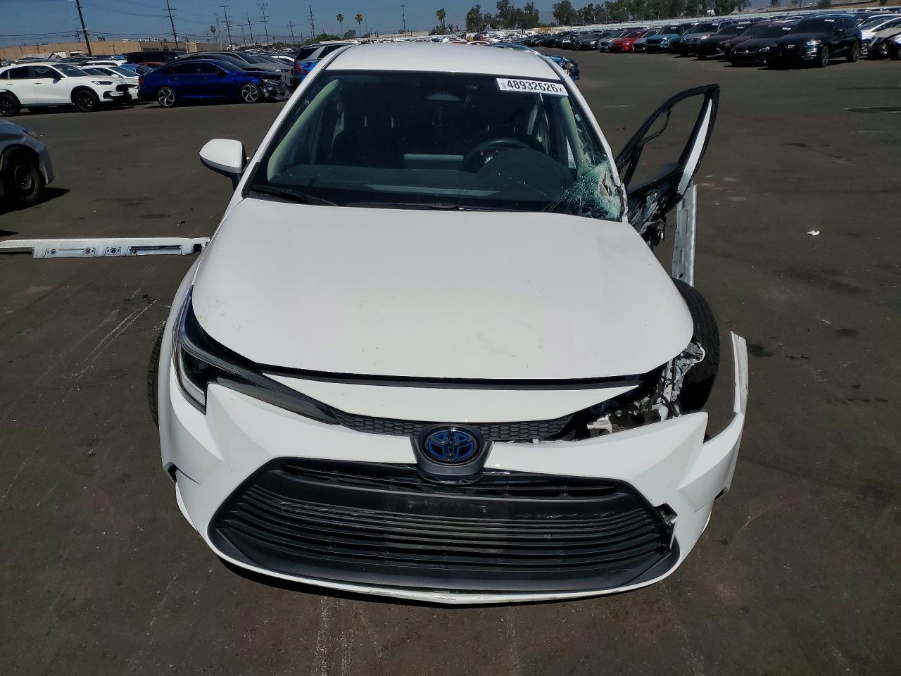 2023 Toyota Corolla Hybrid Le - Image 5