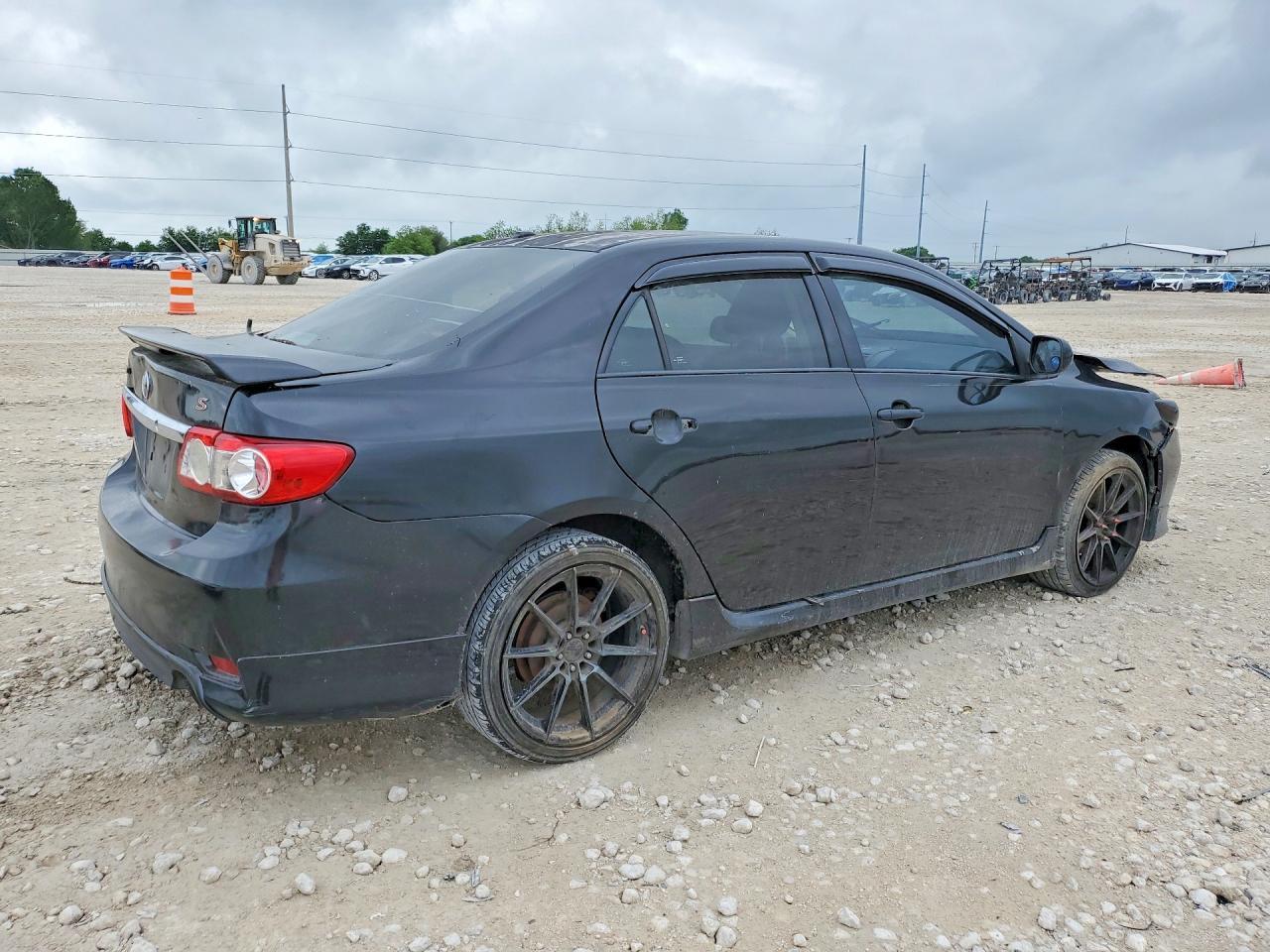 2011 Toyota Corolla S - Фото 3