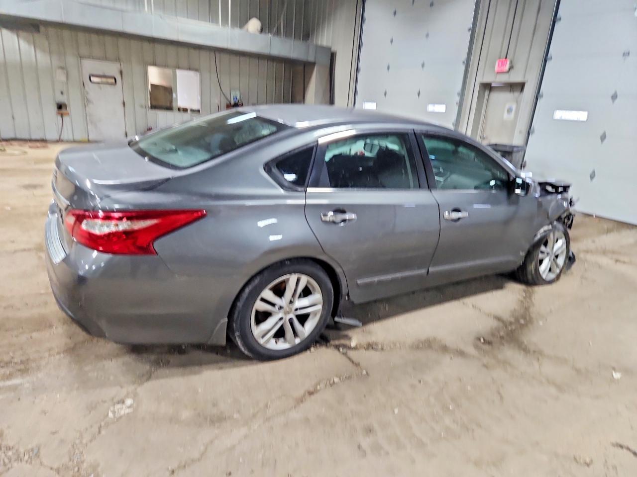 2016 Nissan Altima 2.5 S - Фото 3