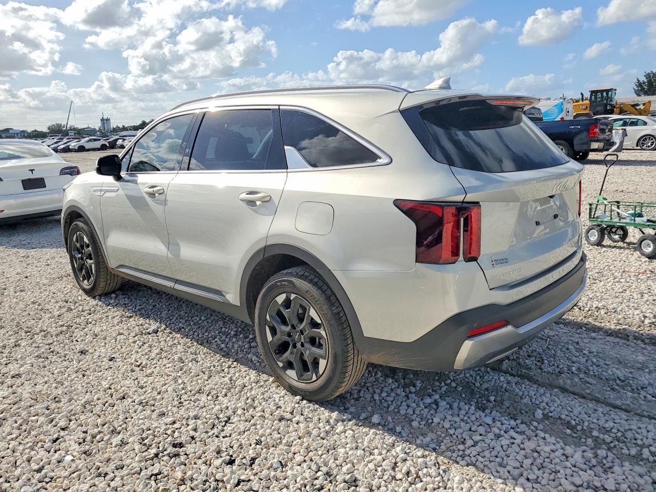 2026 Kia Sorento S - Image 2