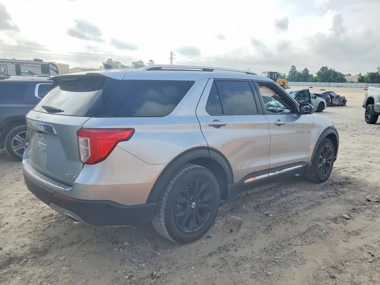 2022 Ford Explorer Limited - Фото 3