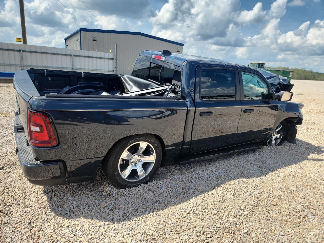 2025 Ram 1500 Tradesman - Фото 3