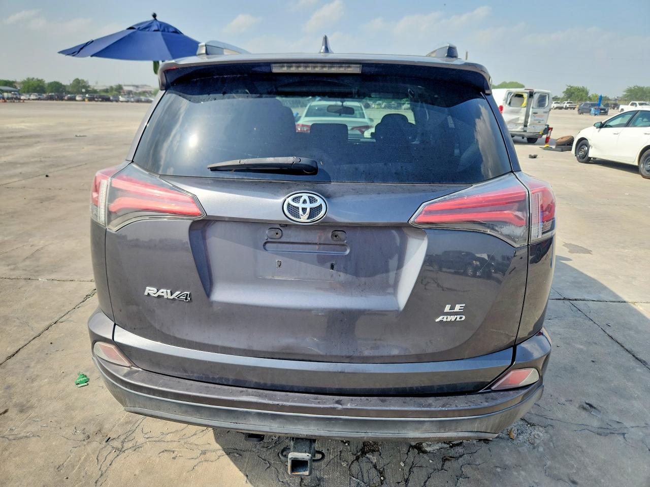 2016 Toyota Rav4 Le - Image 6