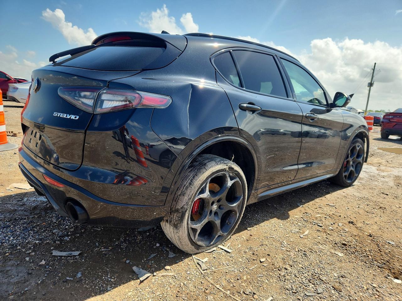 2024 Alfa Romeo Stelvio Ti - Фото 3