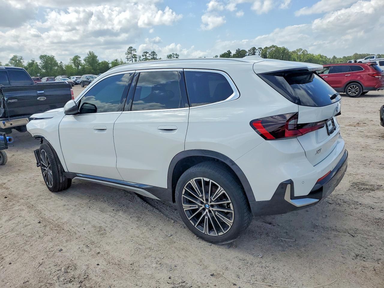 2025 BMW X1 xDrive28I - Фото 2