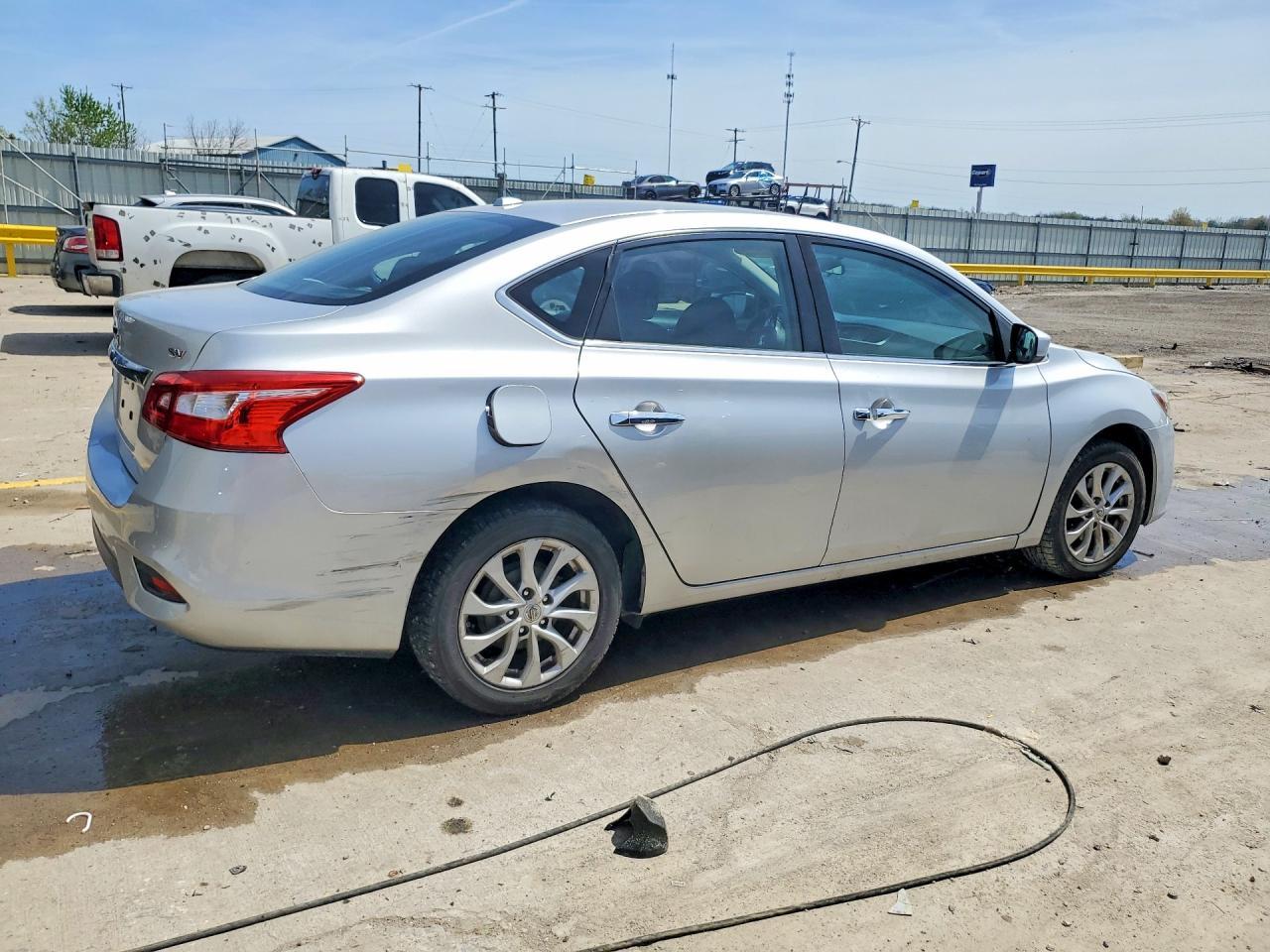 2018 Nissan Sentra Sv - Фото 3
