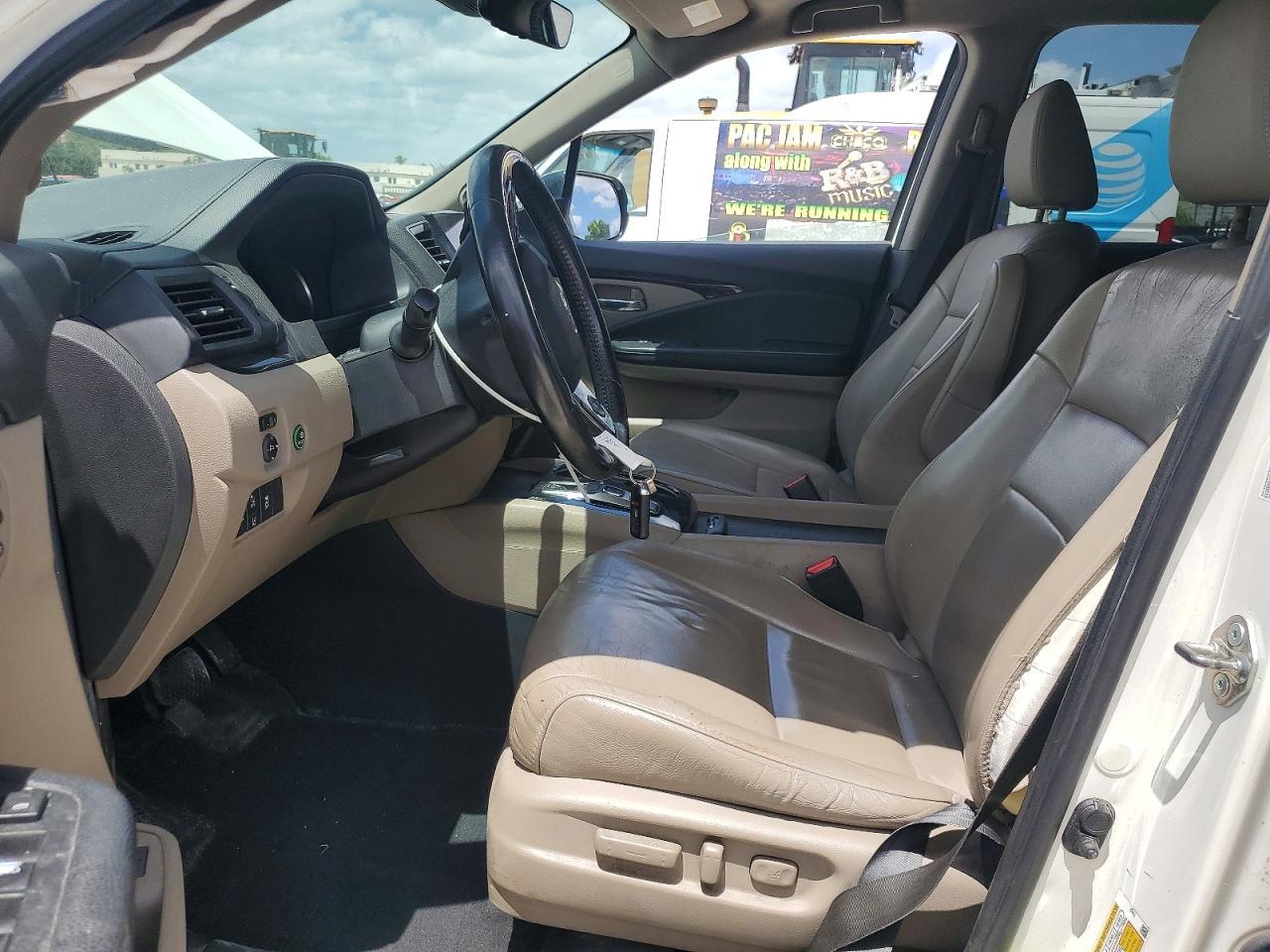 2019 Honda Pilot Touring - Image 7