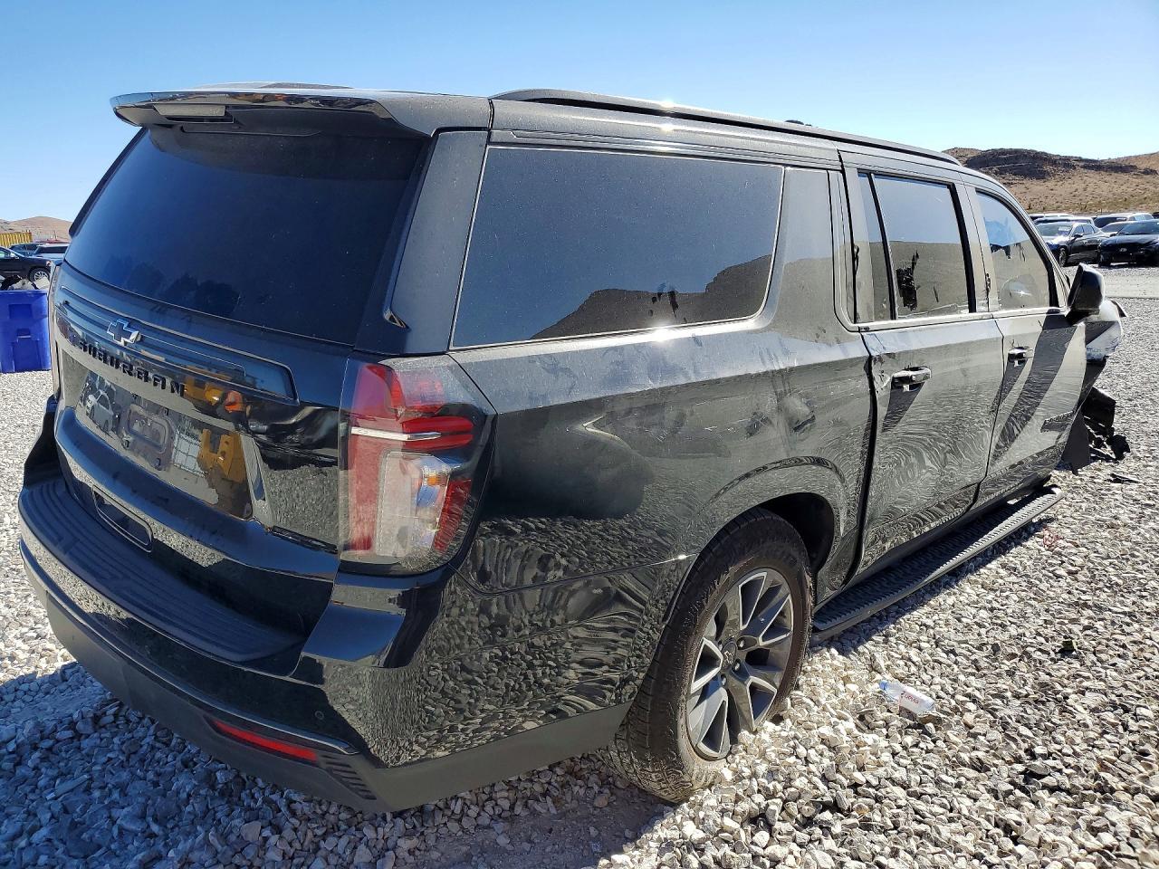2021 Chevrolet Suburban K1500 Z71 - Фото 3