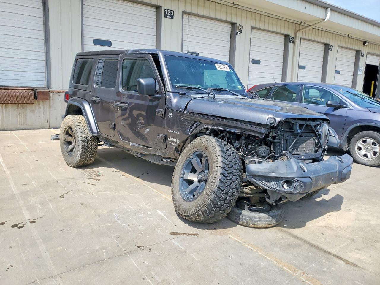 2018 Jeep Wrangler Unlimited Sahara - Фото 4